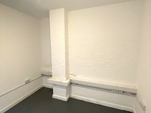 Studio Available to rent in E9 Homerotn Mackntosh Lane Pic1