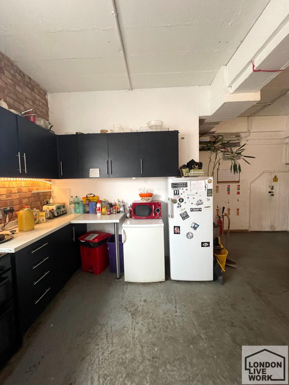 N15 artist studio to rent in warehouse 2