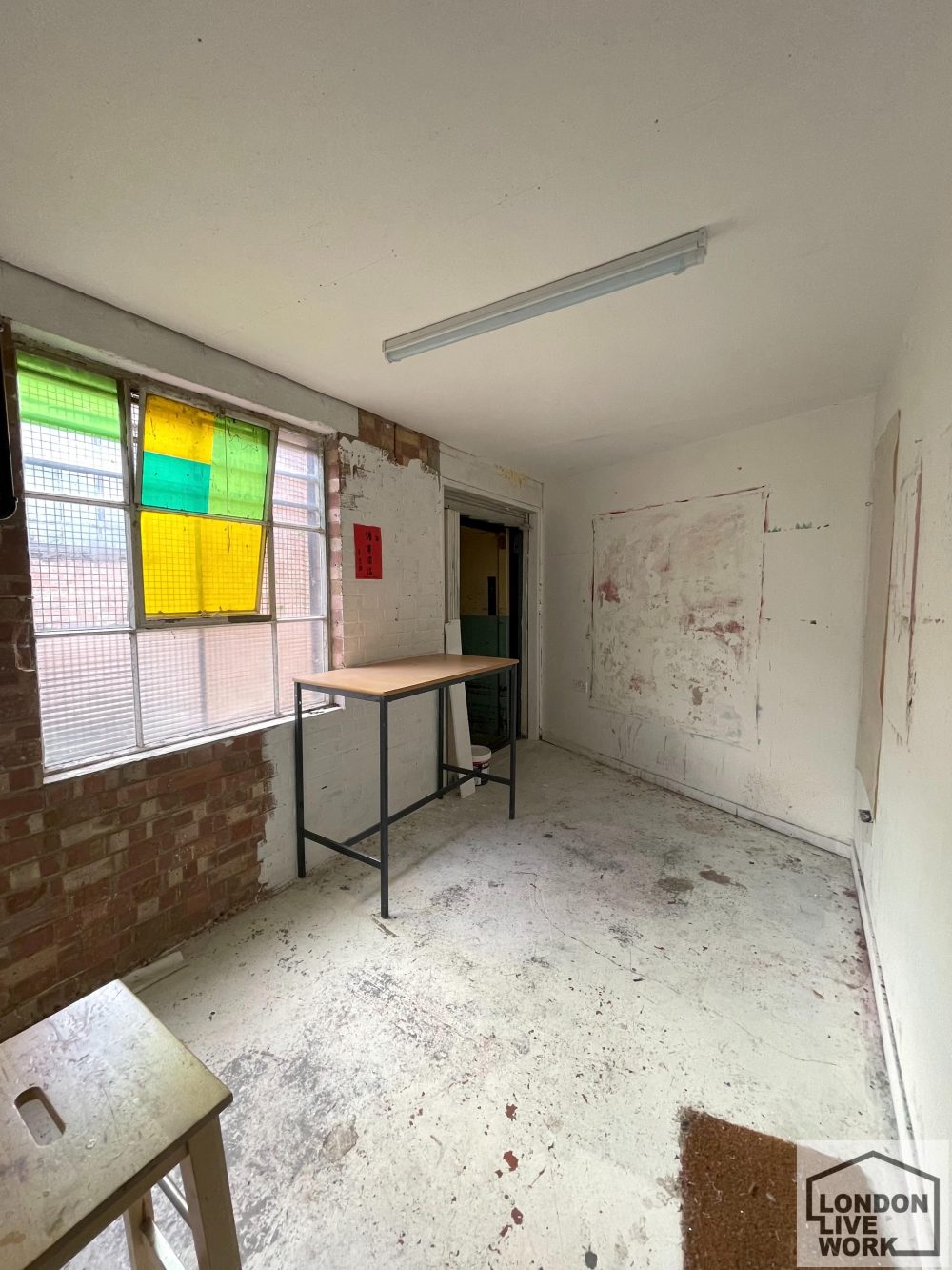 N15 artist studio to rent in warehouse 8