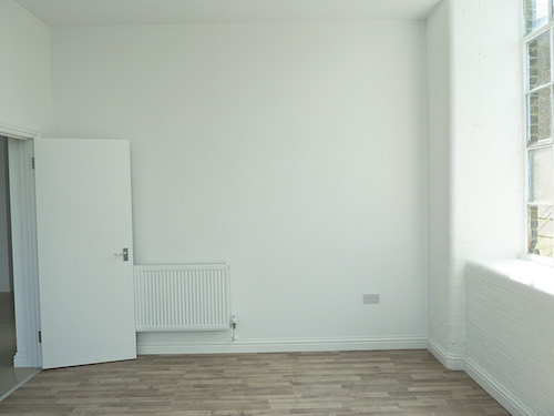 ground floor live work unit available with 2 rooms in EN5 High Barnet