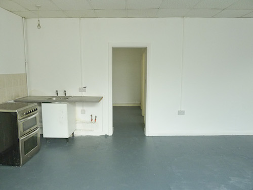 Live work style studio 600 sq ft with 3 rooms, open area, WC and kitchen area available in N15