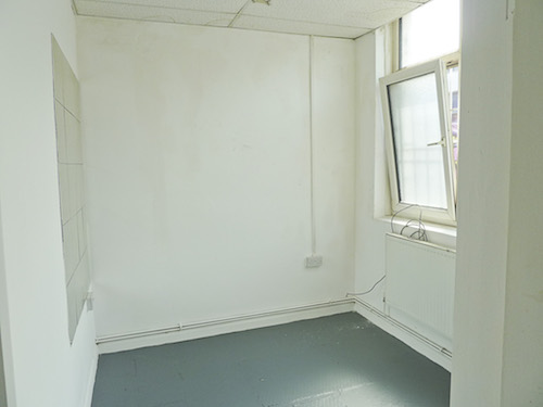 Live work style studio 600 sq ft with 3 rooms, open area, WC and kitchen area available in N15