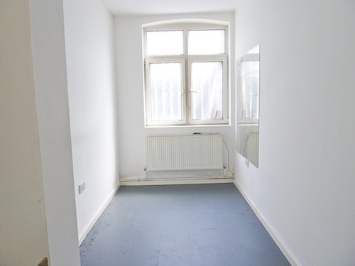 Live work style studio 600 sq ft with 3 rooms, open area, WC and kitchen area available in N15