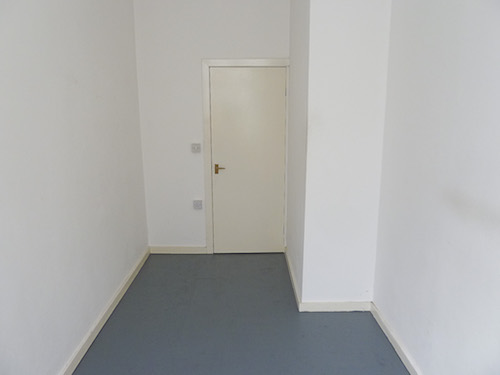 Live work style studio 600 sq ft with 3 rooms, open area, WC and kitchen area available in N15