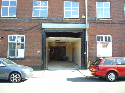 Live work style unit to rent in warehouse in Seven Sisters N15