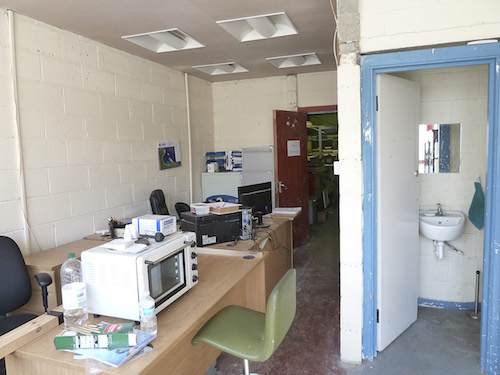 Live work style warehouse unit available to rent- 3800 sq ft in total - 2500 ground floor area, plus 1300 sq ft mezzanine floor with 3 rooms, WC and bath in N15