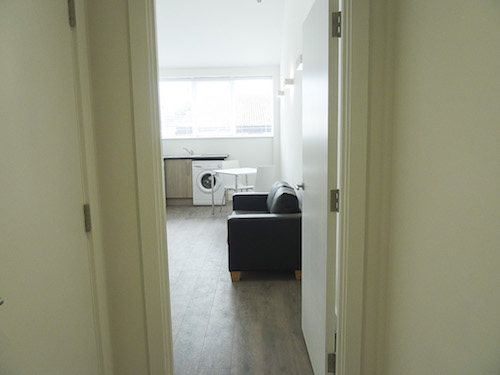 Fantastic Location! Bright 1 double size mezzanine flat in N16