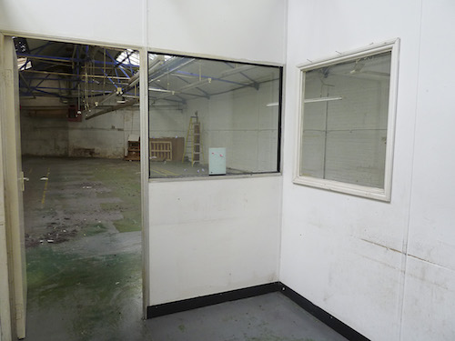 2700 sq ft ground floor warehouse space - with flexible use and 24hr access in N4