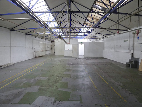 2700 sq ft ground floor warehouse space - with flexible use and 24hr access in N4