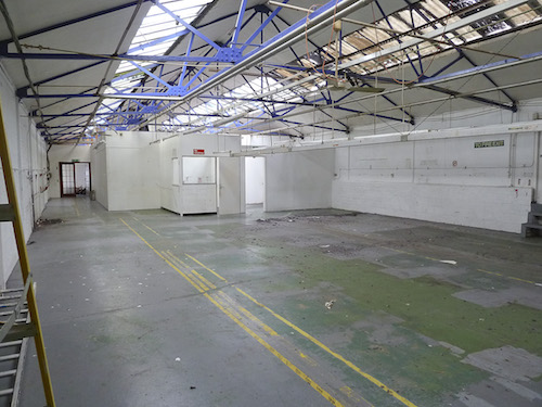 2700 sq ft ground floor warehouse space - with flexible use and 24hr access in N4