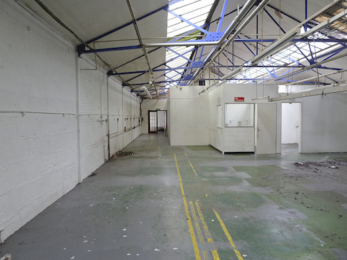 2700 sq ft ground floor warehouse space - with flexible use and 24hr access in N4