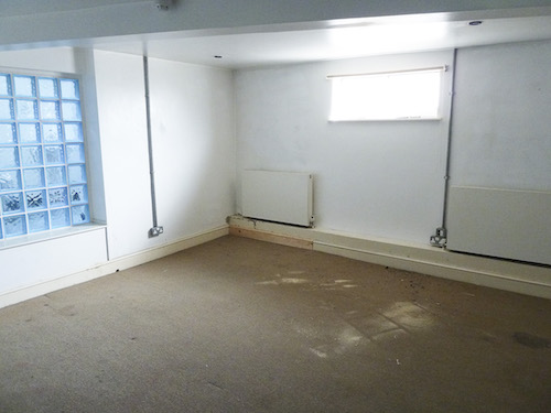 Very quirky ground and first floor 3 bedroom live work unit, with large open area that can be used as a studio / rehearsal space in SE1