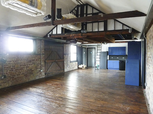 Very quirky ground and first floor 3 bedroom live work unit, with large open area that can be used as a studio / rehearsal space in SE1