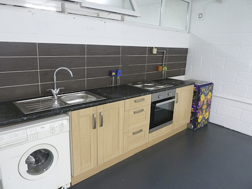 Live work style basement with natural light available to rent in SW9 Brixton